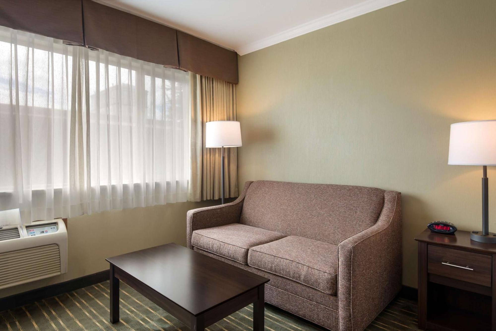 เบสต์ เวสเทิร์น ฮอลิเดย์ โฮเต็ล Hotel คูสเบย์ ภายนอก รูปภาพ