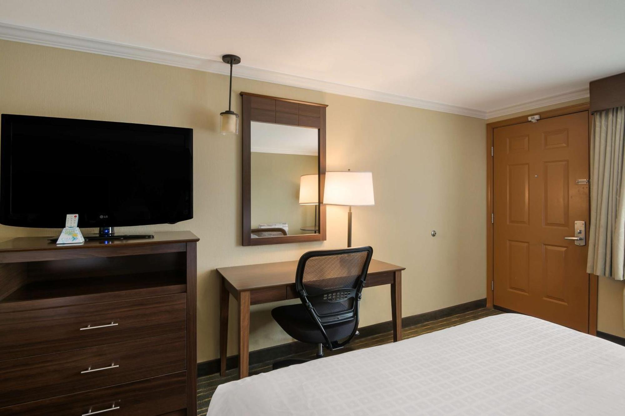 เบสต์ เวสเทิร์น ฮอลิเดย์ โฮเต็ล Hotel คูสเบย์ ภายนอก รูปภาพ